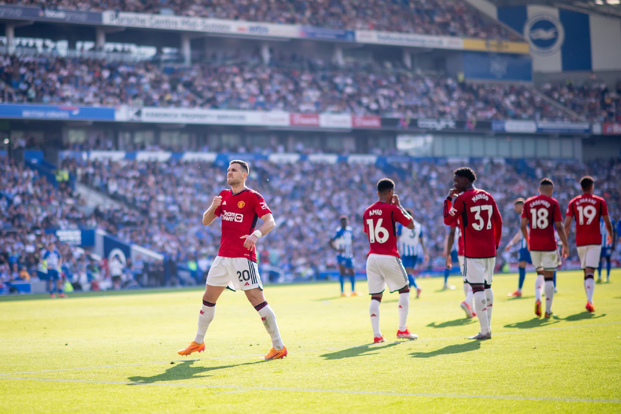 球做出了重 球做出了重